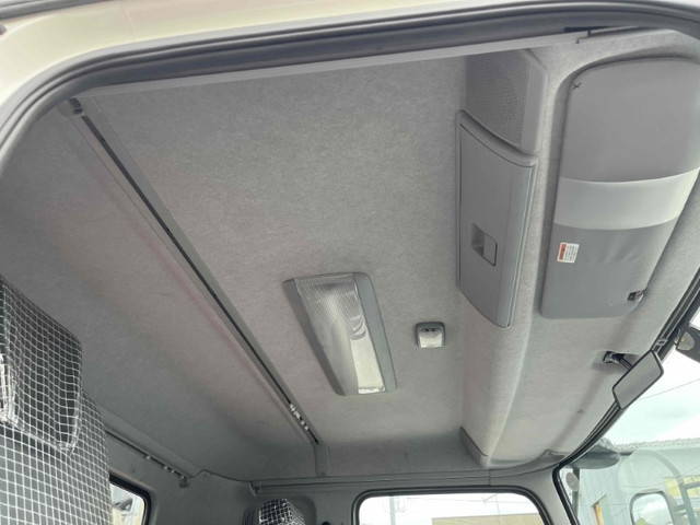 UDトラックスコンドルアルミブロック中型（4t）[写真36]