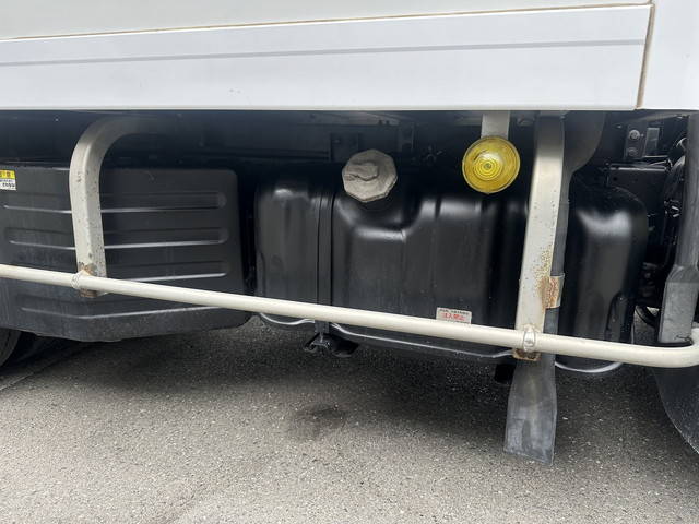 いすゞエルフ冷凍車（冷蔵車）小型（2t・3t）[写真10]