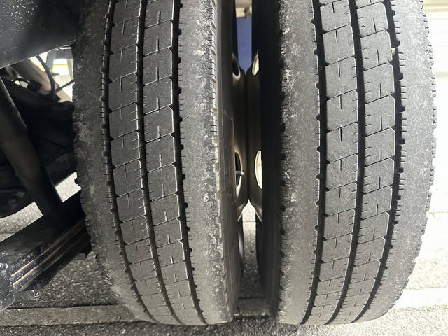 いすゞエルフ冷凍車（冷蔵車）小型（2t・3t）[写真12]