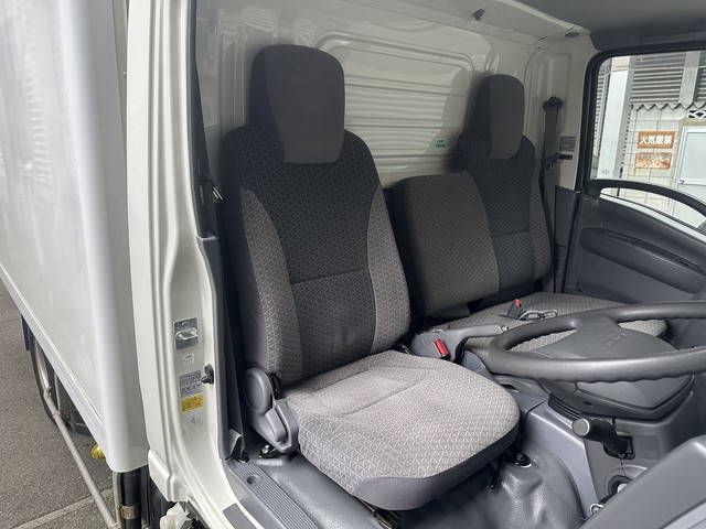 いすゞエルフ冷凍車（冷蔵車）小型（2t・3t）[写真13]