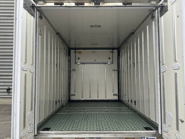 いすゞエルフ冷凍車（冷蔵車）小型（2t・3t）[写真20]