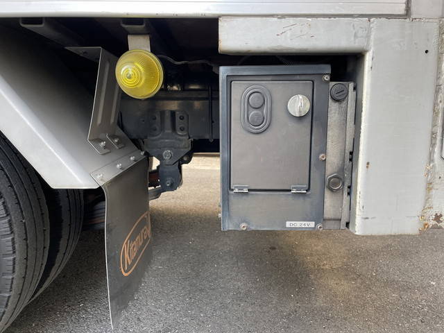 トヨタダイナアルミバン小型（2t・3t）[写真09]