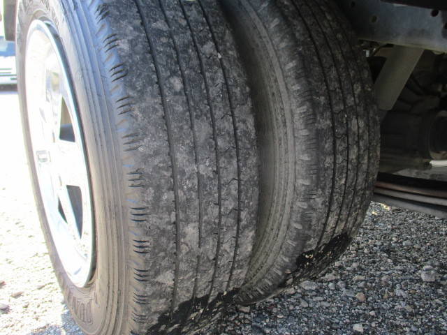 いすゞエルフ平ボディ小型（2t・3t）[写真10]