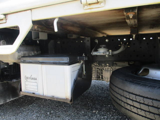 いすゞエルフ平ボディ小型（2t・3t）[写真13]