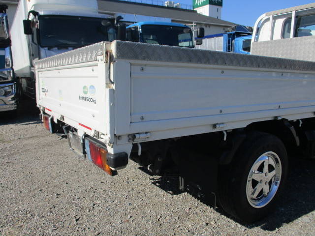 いすゞエルフ平ボディ小型（2t・3t）[写真15]