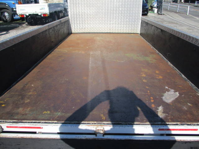 いすゞエルフ平ボディ小型（2t・3t）[写真19]