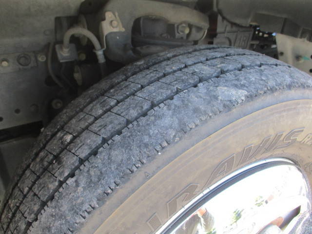 いすゞエルフ平ボディ小型（2t・3t）[写真09]