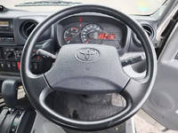 トヨタトヨエース平ボディ小型（2t・3t）[写真05]