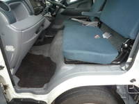 三菱ふそうキャンターアルミバン小型（2t・3t）[写真11]