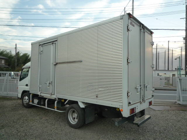 三菱ふそうキャンターアルミバン小型（2t・3t）[写真02]