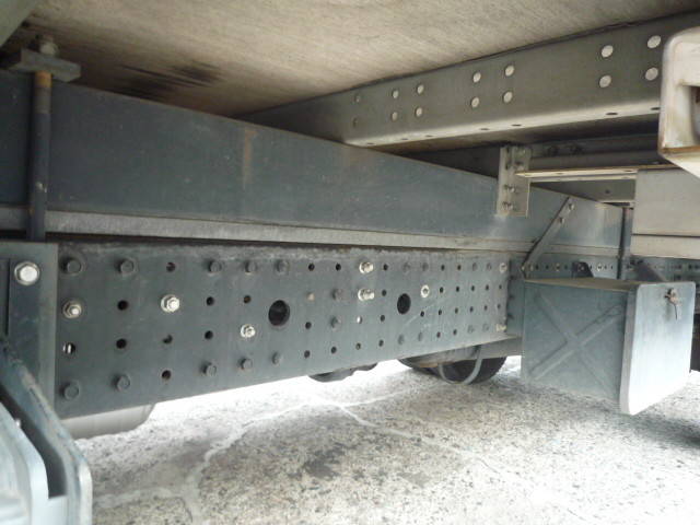 三菱ふそうキャンターアルミバン小型（2t・3t）[写真21]