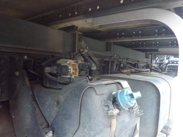 三菱ふそうキャンターアルミバン小型（2t・3t）[写真22]