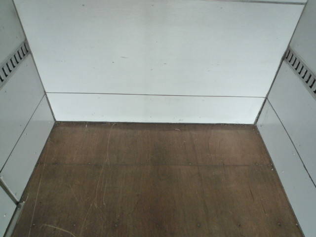 三菱ふそうキャンターアルミバン小型（2t・3t）[写真33]