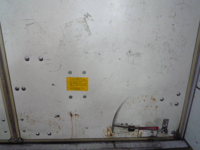 三菱ふそうキャンターアルミバン小型（2t・3t）[写真35]