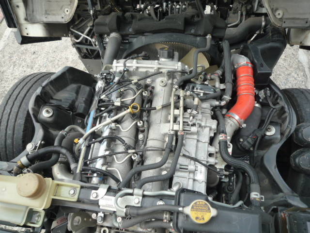 三菱ふそうキャンターアルミバン小型（2t・3t）[写真08]