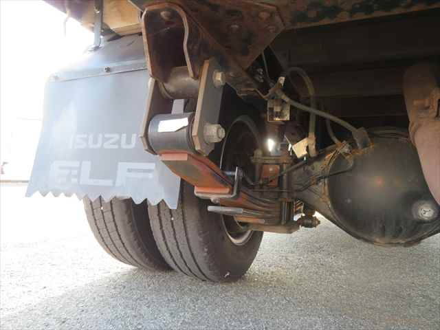 いすゞエルフ平ボディ小型（2t・3t）[写真10]