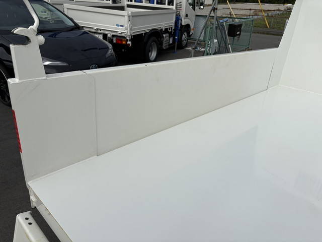 日野デュトロダンプ・クレーン付小型（2t・3t）[写真12]