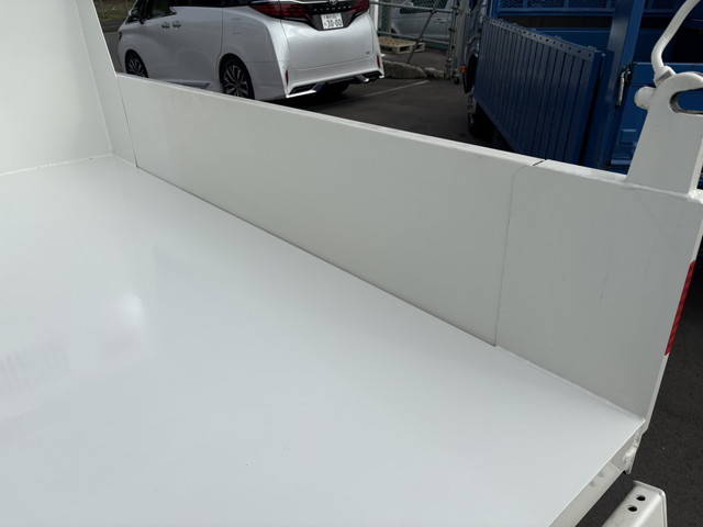 日野デュトロダンプ・クレーン付小型（2t・3t）[写真13]