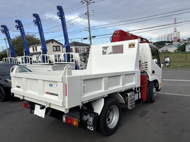 日野デュトロダンプ・クレーン付小型（2t・3t）[写真02]