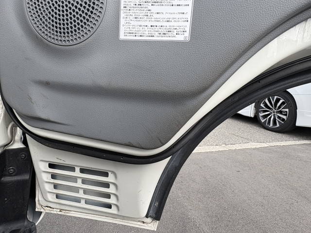 日野デュトロダンプ・クレーン付小型（2t・3t）[写真33]