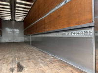 いすゞギガアルミウイング大型（10t）[写真15]