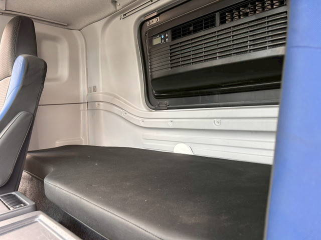 いすゞギガアルミウイング大型（10t）[写真20]