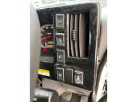 いすゞギガアルミウイング大型（10t）[写真27]