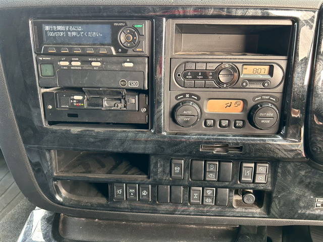 いすゞギガアルミウイング大型（10t）[写真27]