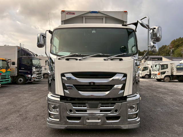 いすゞギガアルミウイング大型（10t）[写真03]