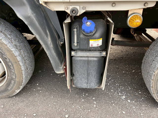 いすゞギガアルミウイング大型（10t）[写真36]