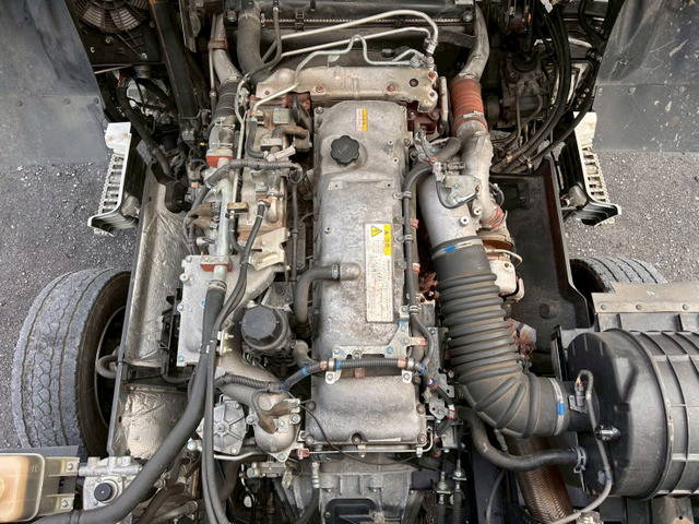 いすゞギガアルミウイング大型（10t）[写真07]