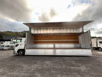 いすゞギガアルミウイング大型（10t）[写真10]