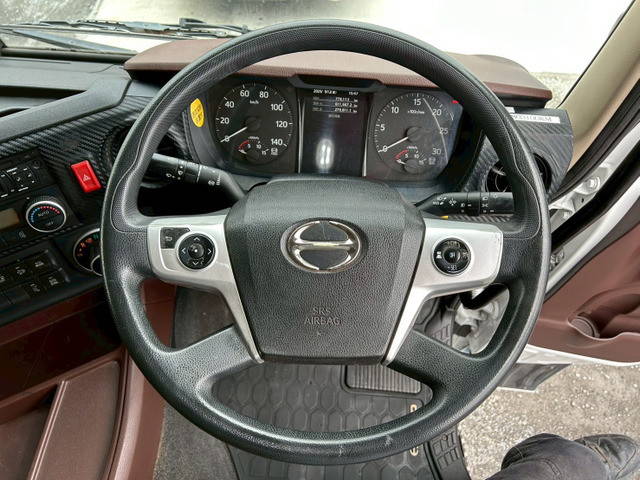 日野プロフィアアルミウイング大型（10t）[写真23]