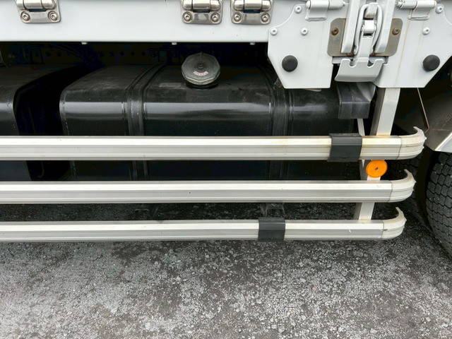 日野プロフィアアルミウイング大型（10t）[写真34]