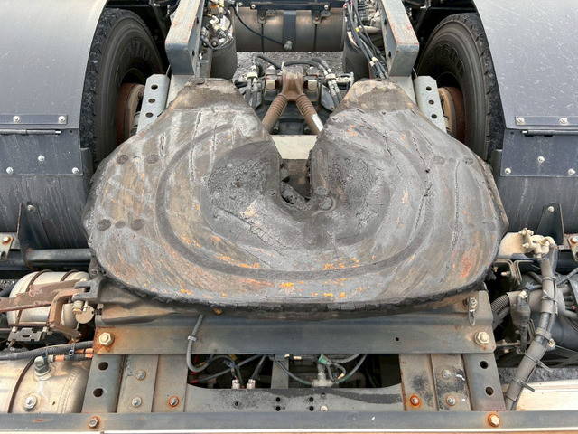 いすゞギガトレーラーヘッド（トラクターヘッド）大型（10t）[写真10]