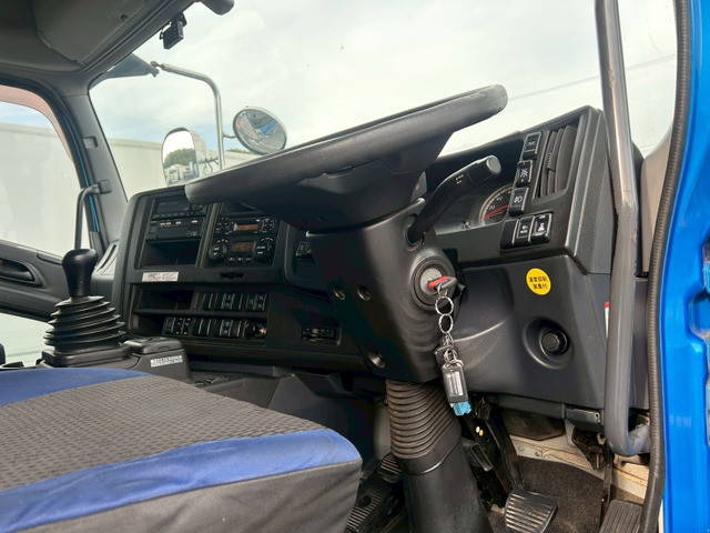 いすゞギガトレーラーヘッド（トラクターヘッド）大型（10t）[写真13]