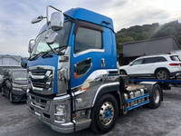 いすゞギガトレーラーヘッド（トラクターヘッド）大型（10t）[写真01]