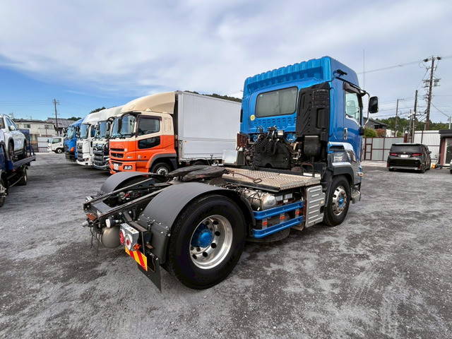 いすゞギガトレーラーヘッド（トラクターヘッド）大型（10t）[写真02]