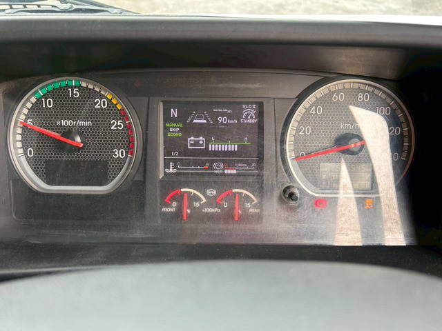 いすゞギガトレーラーヘッド（トラクターヘッド）大型（10t）[写真20]