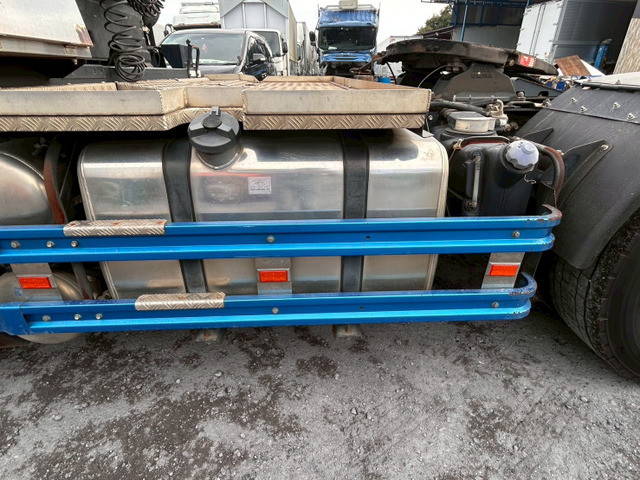 いすゞギガトレーラーヘッド（トラクターヘッド）大型（10t）[写真35]