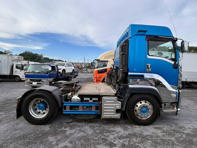 いすゞギガトレーラーヘッド（トラクターヘッド）大型（10t）[写真05]