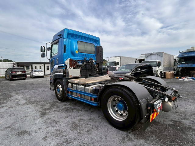 いすゞギガトレーラーヘッド（トラクターヘッド）大型（10t）[写真06]