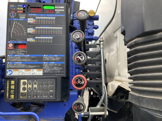 日野レンジャーセルフクレーン4段増トン（6t・8t）[写真16]