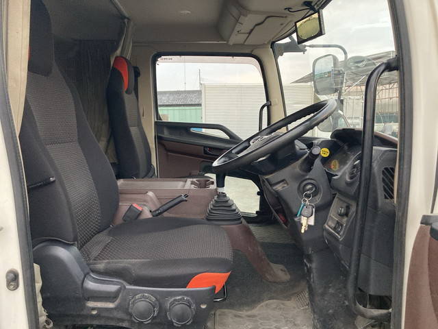 日野レンジャーセルフクレーン4段増トン（6t・8t）[写真31]