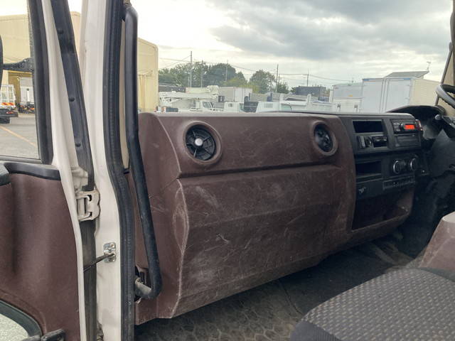 日野レンジャーセルフクレーン4段増トン（6t・8t）[写真32]