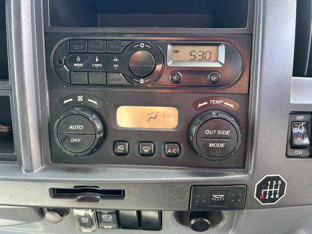 いすゞフォワードアルミウイング中型（4t）[写真27]