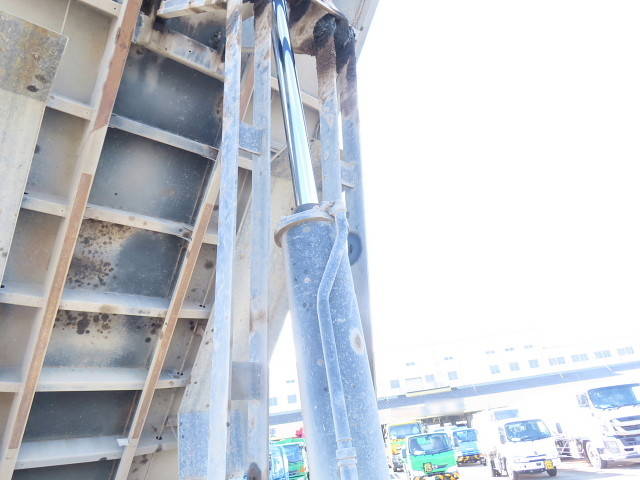 日野プロフィアダンプ大型（10t）[写真31]