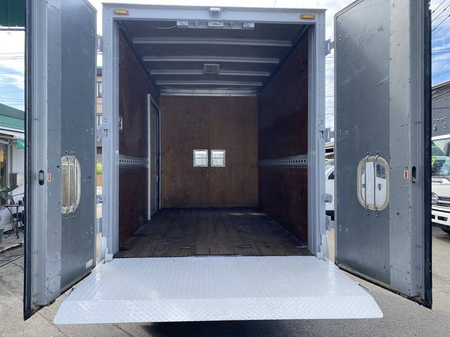 日野デュトロパネルバン小型（2t・3t）[写真10]