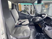 日野デュトロパネルバン小型（2t・3t）[写真12]