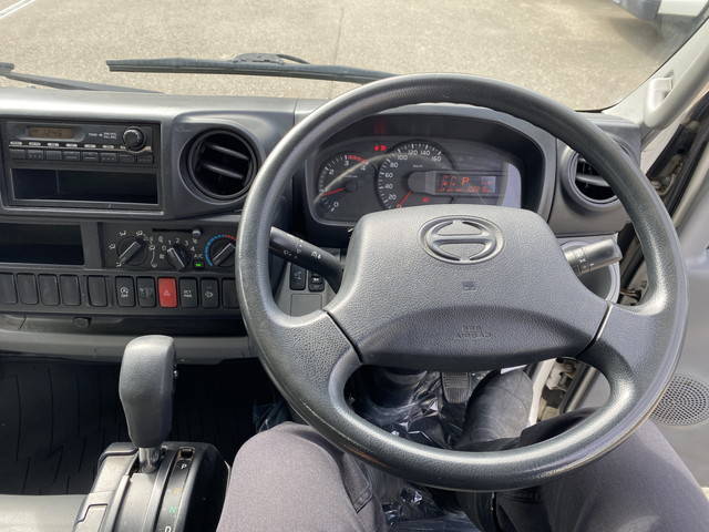 日野デュトロパネルバン小型（2t・3t）[写真12]